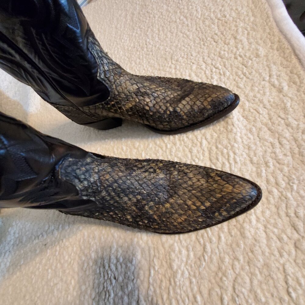 Tony Lama Canebrake Rattlesnake Boots. 9.5 D - Picture 8 of 16